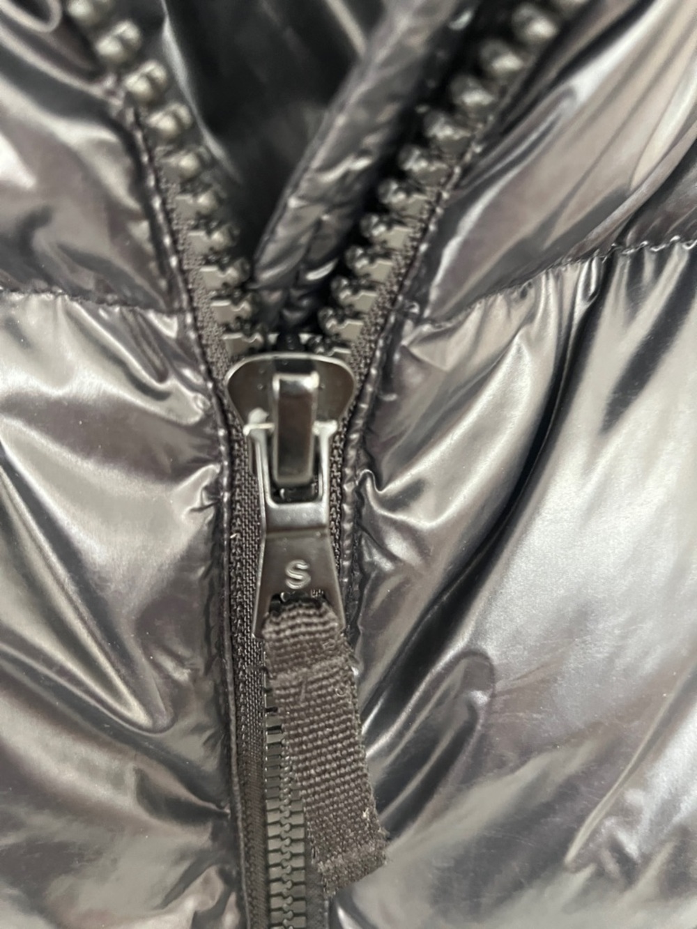 S13 New York Kylie Puffer Vest Black Glossy Down Fill High Neck Small - Picture 4 of 9
